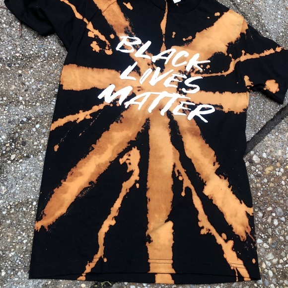 Black Lives Matter Tee - Picture 2 of 3